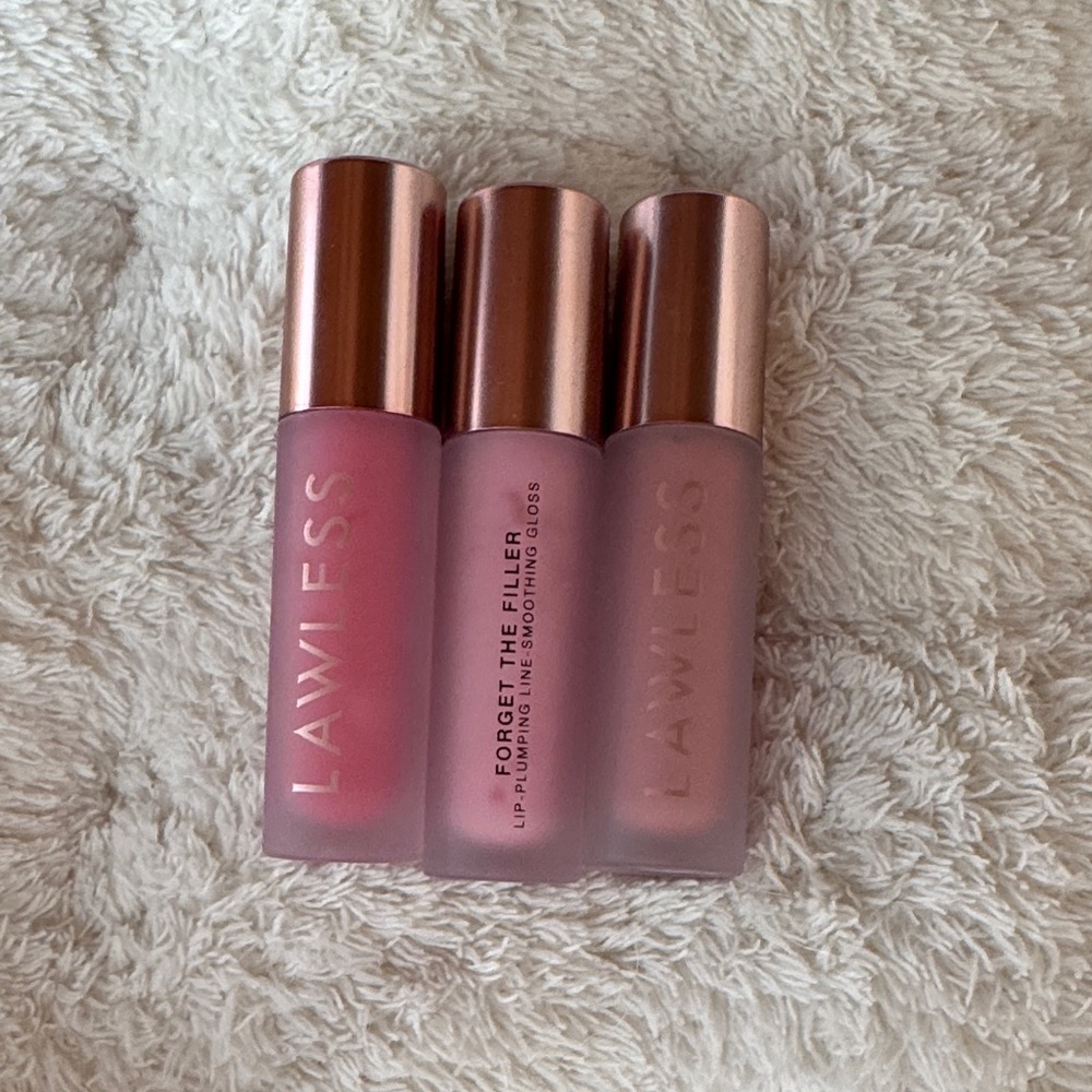New LAWLESS forget the filler Lip Plumping gloss
